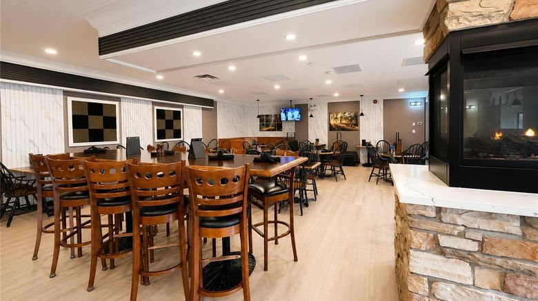 <b>Maritime Inn Port Hawkesbury Restaurant</b>. Images powered by <a href="https://iceportal.shijigroup.com/" title="IcePortal" target="_blank">IcePortal</a>.