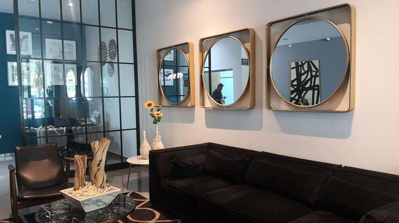 <b>Hotel Monterreal Lobby</b>. Images powered by <a href="https://iceportal.shijigroup.com/" title="IcePortal" target="_blank">IcePortal</a>.