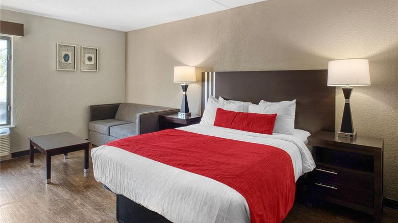 <b>SureStay by Best Western Greenville Room</b>. Images powered by <a href="https://iceportal.shijigroup.com/" title="IcePortal" target="_blank">IcePortal</a>.