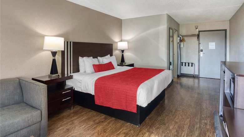 <b>SureStay by Best Western Greenville Room</b>. Images powered by <a href="https://iceportal.shijigroup.com/" title="IcePortal" target="_blank">IcePortal</a>.