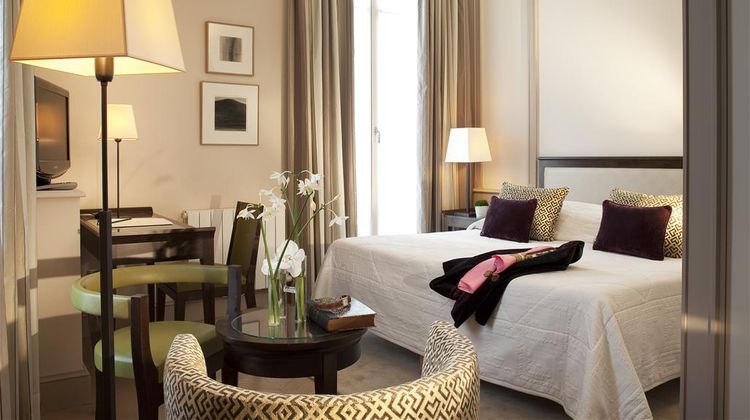 Hotel de l'Arcade Room
