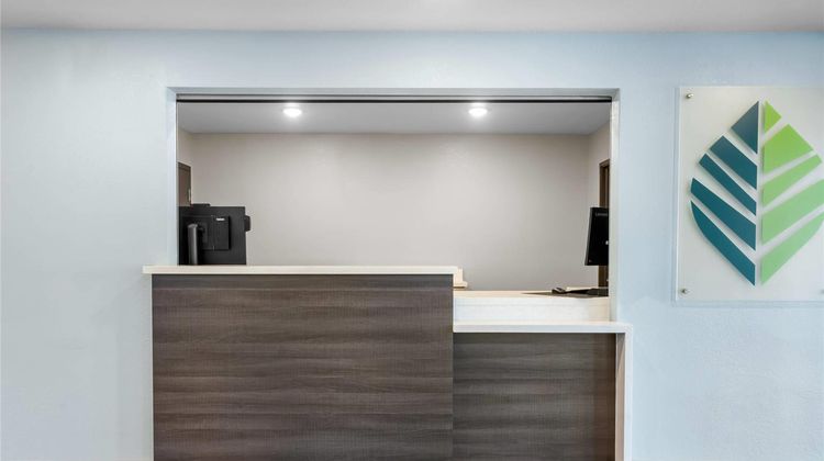 WoodSpring Suites Savannah West Ellabell Lobby