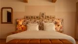 9Hotel Chelton Room