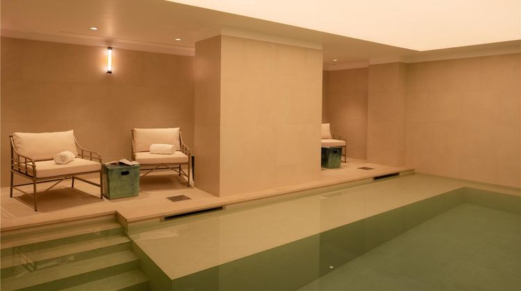 9Hotel Chelton Pool