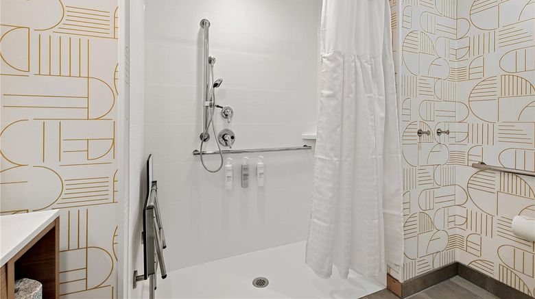 <b>Home2 Raleigh Crabtree Room</b>. Images powered by <a href="https://iceportal.shijigroup.com/" title="IcePortal" target="_blank">IcePortal</a>.