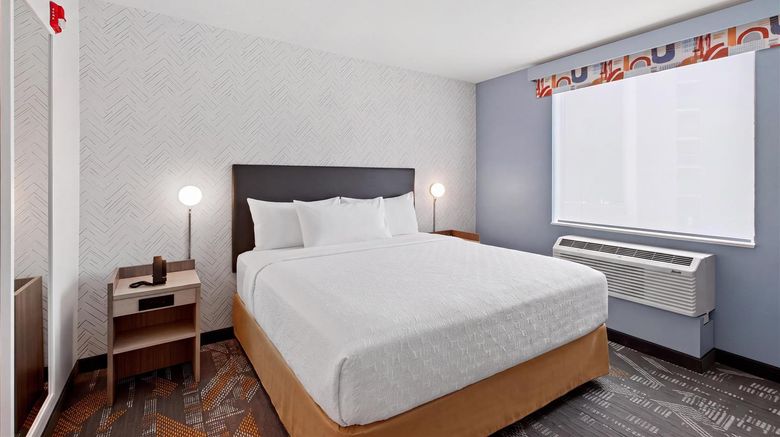<b>Home2 Raleigh Crabtree Room</b>. Images powered by <a href="https://iceportal.shijigroup.com/" title="IcePortal" target="_blank">IcePortal</a>.