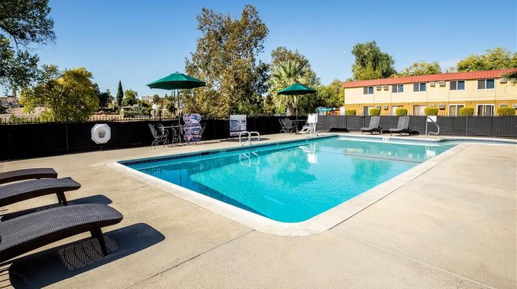 Travelodge Red Bluff Pool