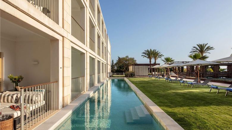 <b>Victoria Golf Resort and Spa Room</b>. Images powered by <a href="https://iceportal.shijigroup.com/" title="IcePortal" target="_blank">IcePortal</a>.