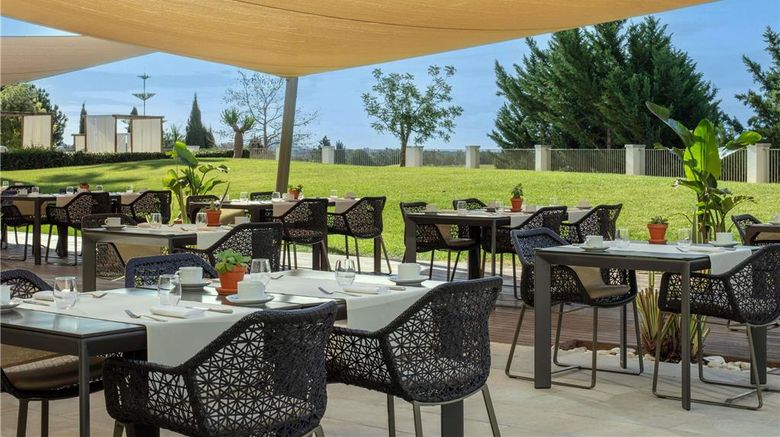 <b>Victoria Golf Resort and Spa Restaurant</b>. Images powered by <a href="https://iceportal.shijigroup.com/" title="IcePortal" target="_blank">IcePortal</a>.