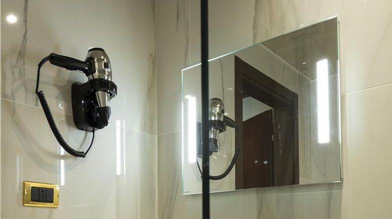 <b>Hotel Concorde Room</b>. Images powered by <a href="https://iceportal.shijigroup.com/" title="IcePortal" target="_blank">IcePortal</a>.