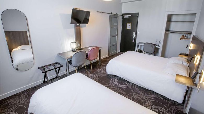 <b>Hotel Central Room</b>. Images powered by <a href="https://iceportal.shijigroup.com/" title="IcePortal" target="_blank">IcePortal</a>.