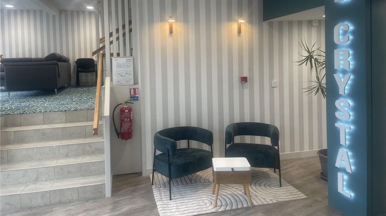 <b>Best Western Hotel Le Crystal Dinard Lobby</b>. Images powered by <a href="https://iceportal.shijigroup.com/" title="IcePortal" target="_blank">IcePortal</a>.