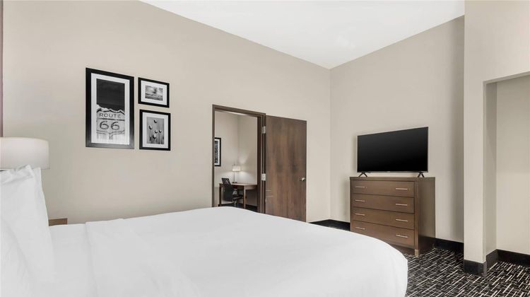 Comfort Inn & Suites Claremore Suite