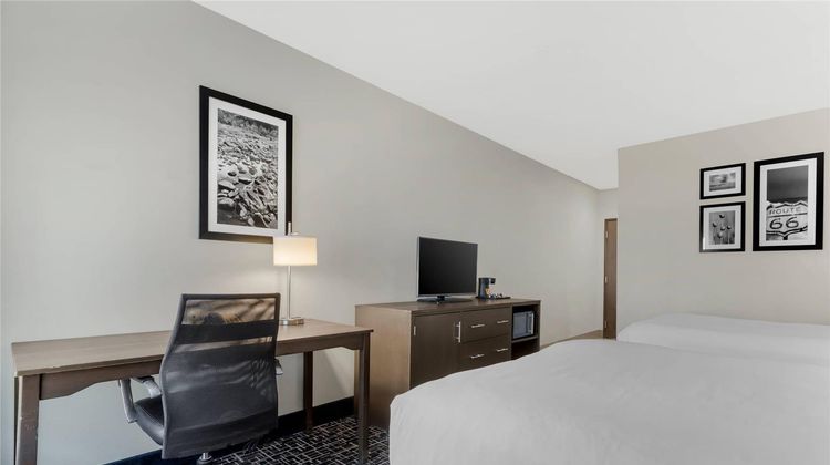 Comfort Inn & Suites Claremore Room