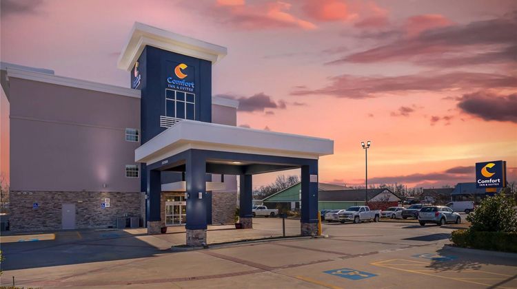 Comfort Inn & Suites Claremore Exterior