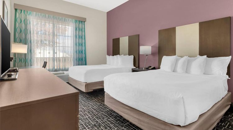 Comfort Inn & Suites Claremore Room