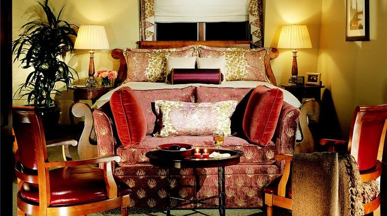 <b>The Rose Hotel Room</b>. Images powered by <a href="https://iceportal.shijigroup.com/" title="IcePortal" target="_blank">IcePortal</a>.