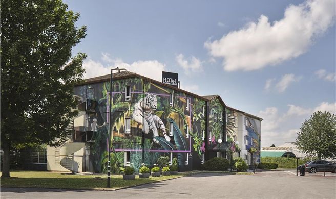 Foxotel Exterior