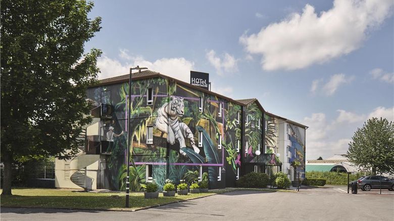 <b>Foxotel Exterior</b>. Images powered by <a href="https://iceportal.shijigroup.com/" title="IcePortal" target="_blank">IcePortal</a>.
