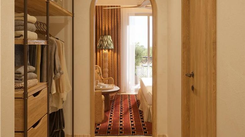 <b>Golf de Chiberta Hotel Room</b>. Images powered by <a href="https://iceportal.shijigroup.com/" title="IcePortal" target="_blank">IcePortal</a>.