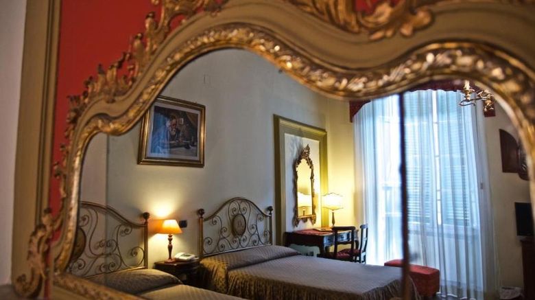 <b>La Luna Room</b>. Images powered by <a href="https://iceportal.shijigroup.com/" title="IcePortal" target="_blank">IcePortal</a>.