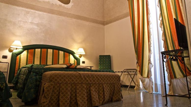 <b>La Luna Room</b>. Images powered by <a href="https://iceportal.shijigroup.com/" title="IcePortal" target="_blank">IcePortal</a>.