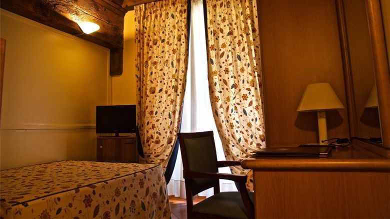 <b>La Luna Room</b>. Images powered by <a href="https://iceportal.shijigroup.com/" title="IcePortal" target="_blank">IcePortal</a>.