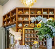 Hotel Amista, Maison Provencale Lobby