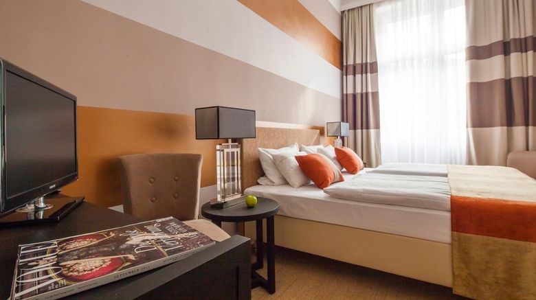 <b>Hotel Elba Room</b>. Images powered by <a href="https://iceportal.shijigroup.com/" title="IcePortal" target="_blank">IcePortal</a>.