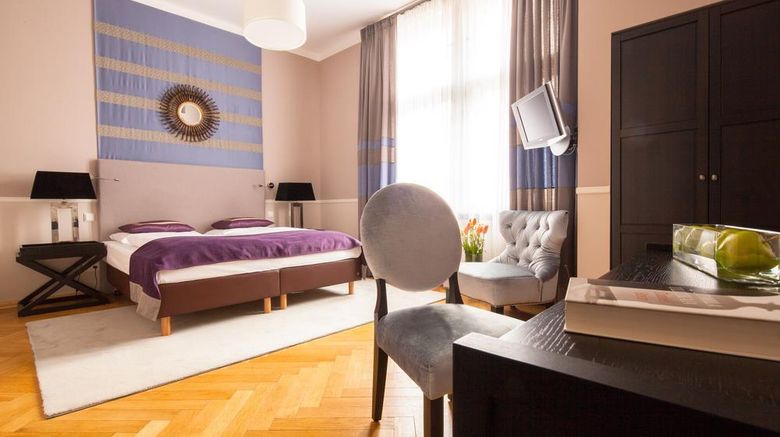 <b>Hotel Elba Room</b>. Images powered by <a href="https://iceportal.shijigroup.com/" title="IcePortal" target="_blank">IcePortal</a>.