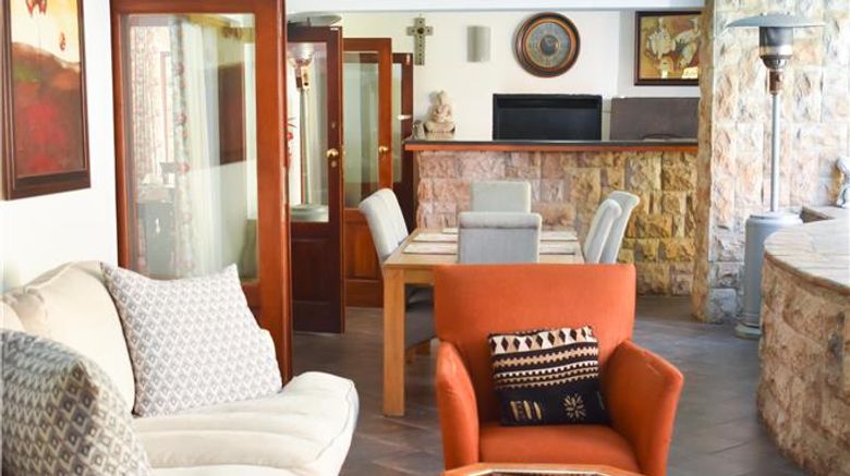 <b>Aanmani Rose Guesthouse Lobby</b>. Images powered by <a href="https://iceportal.shijigroup.com/" title="IcePortal" target="_blank">IcePortal</a>.