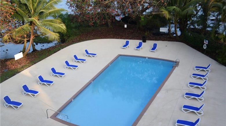 <b>Hilo Hawaiian Hotel, Trademark Collection Pool</b>. Images powered by <a href="https://iceportal.shijigroup.com/" title="IcePortal" target="_blank">IcePortal</a>.