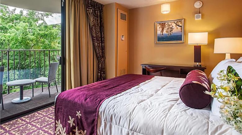 <b>Hilo Hawaiian Hotel, Trademark Collection Room</b>. Images powered by <a href="https://iceportal.shijigroup.com/" title="IcePortal" target="_blank">IcePortal</a>.