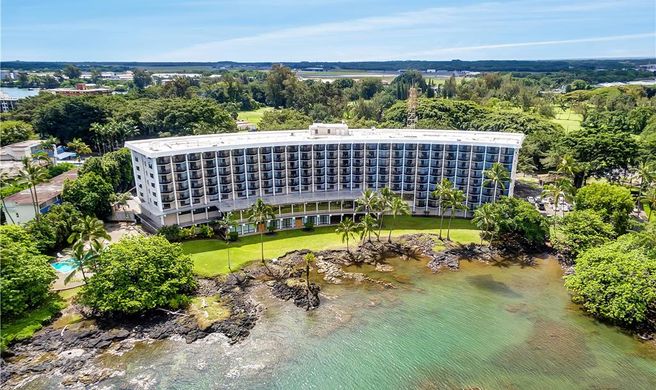Hilo Hawaiian Hotel, Trademark Collection Exterior