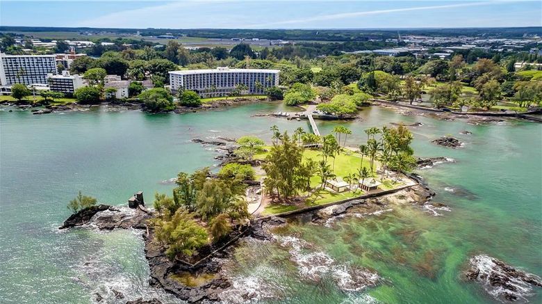 <b>Hilo Hawaiian Hotel, Trademark Collection Exterior</b>. Images powered by <a href="https://iceportal.shijigroup.com/" title="IcePortal" target="_blank">IcePortal</a>.