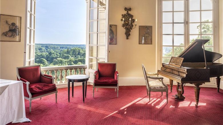 <b>Chateau d'Artigny Meeting</b>. Images powered by <a href="https://iceportal.shijigroup.com/" title="IcePortal" target="_blank">IcePortal</a>.