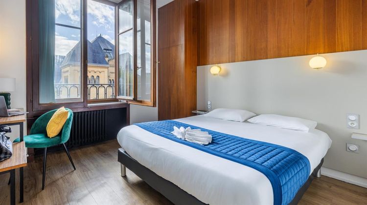 Bristol Hotel Room