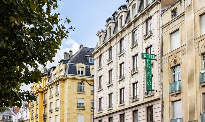 Bristol Hotel Exterior