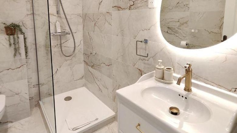 <b>Hotel de la Porte Saint Malo Room</b>. Images powered by <a href="https://iceportal.shijigroup.com/" title="IcePortal" target="_blank">IcePortal</a>.