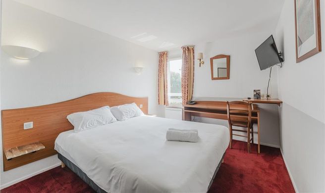 Cap Hotel Room