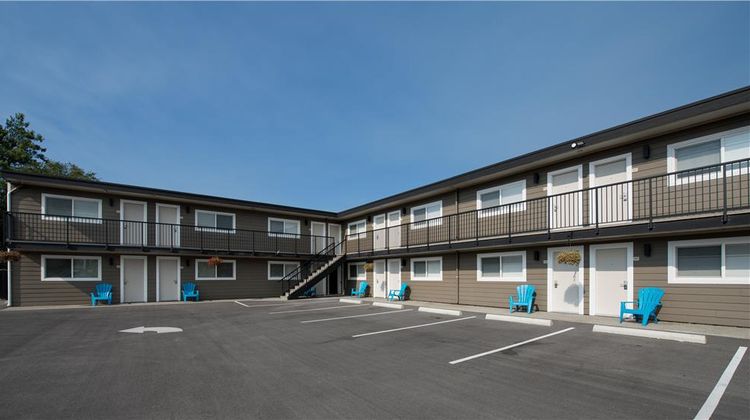Super 8 by Wyndham Penticon Exterior