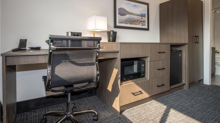 Super 8 by Wyndham Penticon Room