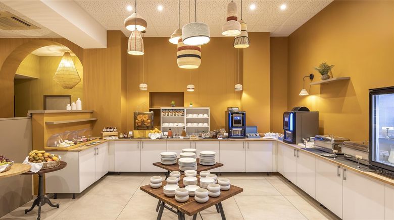 <b>Best Western Plus Sanary Restaurant</b>. Images powered by <a href="https://iceportal.shijigroup.com/" title="IcePortal" target="_blank">IcePortal</a>.