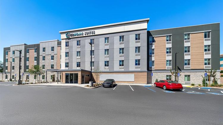 Everhome Suites San Bernardino Loma Exterior