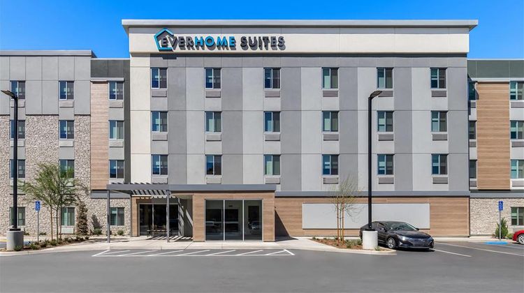 Everhome Suites San Bernardino Loma Exterior