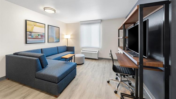 Everhome Suites San Bernardino Loma Suite