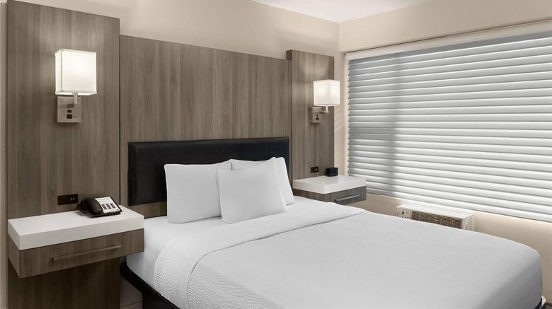 <b>The Dylan, a Baymont by Wyndham Room</b>. Images powered by <a href="https://iceportal.shijigroup.com/" title="IcePortal" target="_blank">IcePortal</a>.