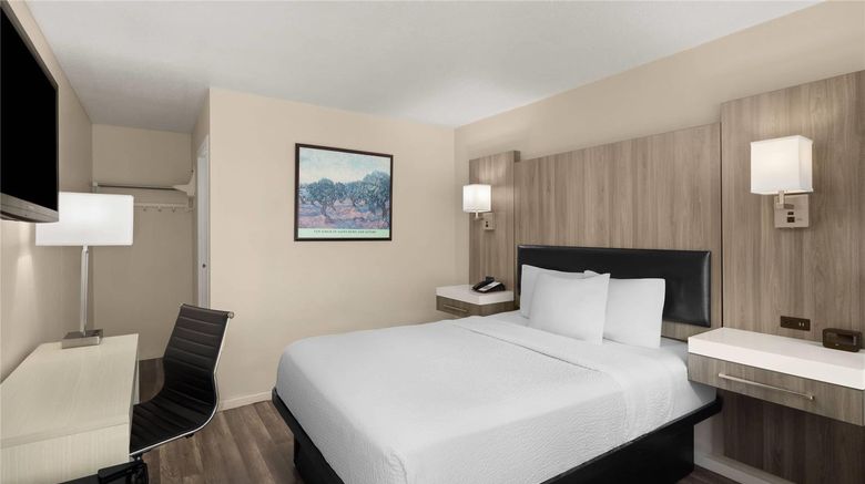 <b>The Dylan, a Baymont by Wyndham Room</b>. Images powered by <a href="https://iceportal.shijigroup.com/" title="IcePortal" target="_blank">IcePortal</a>.