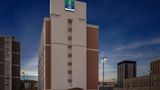 Quality Inn & Suites Charleston Plaza Exterior