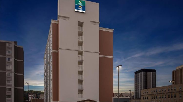 Quality Inn & Suites Charleston Plaza Exterior